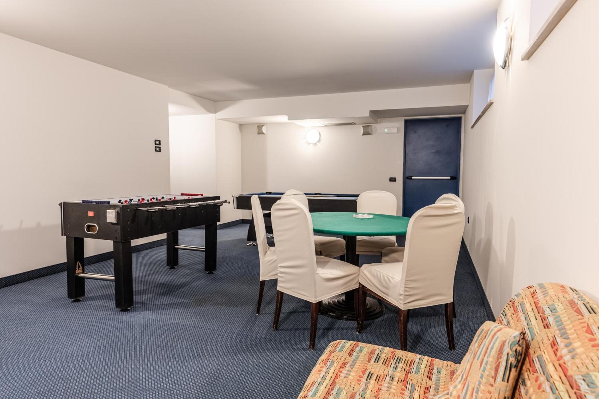 Hotel Garni Meledrio Dimaro Eksteriør billede